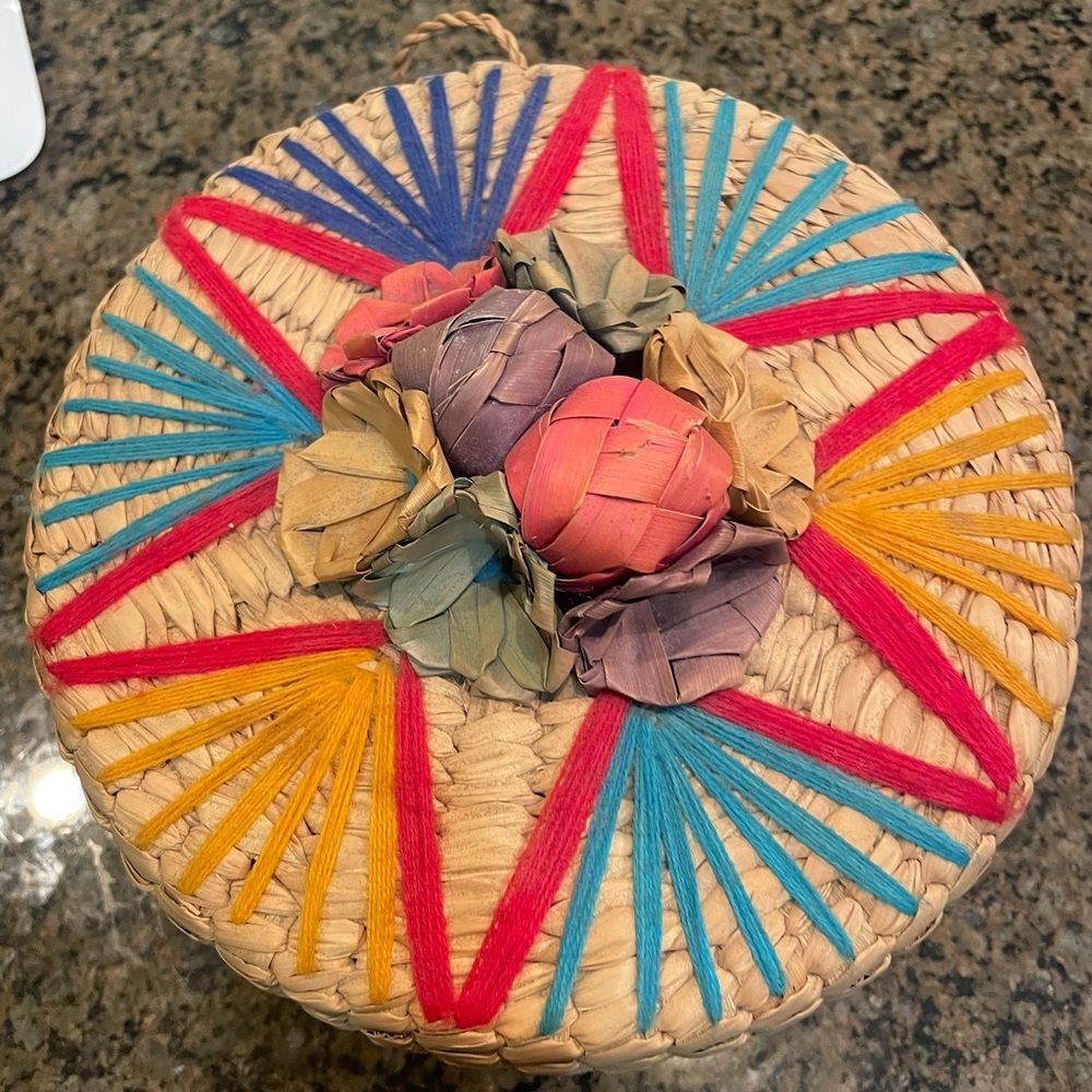 Mexican Vintage Hand Woven Palm Leaf Tortilla Basket straw lidded